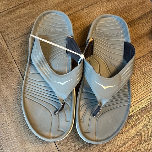 Men’s grey hoka flip flops - Picture 1 of 5